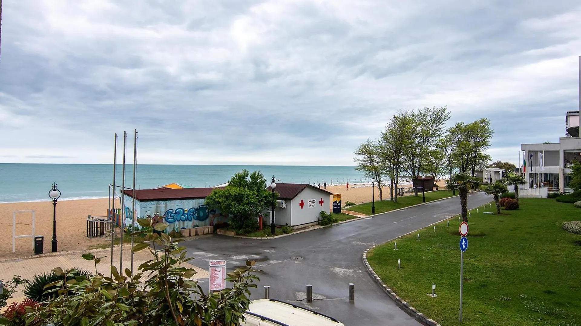 Budget Beachfront Golden Sands Varna Apartment